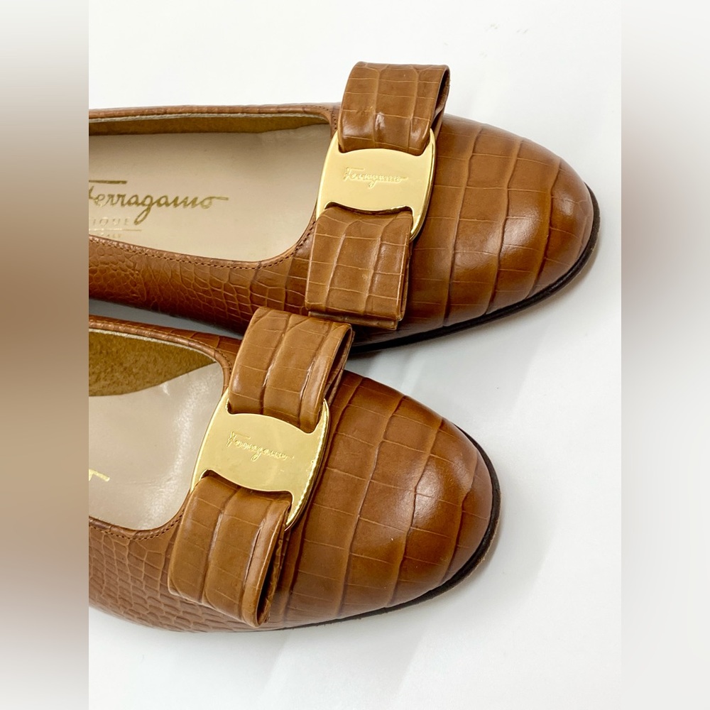 Salvatore Ferragamo Vara bow brown pump shoes - Picture 3 of 11